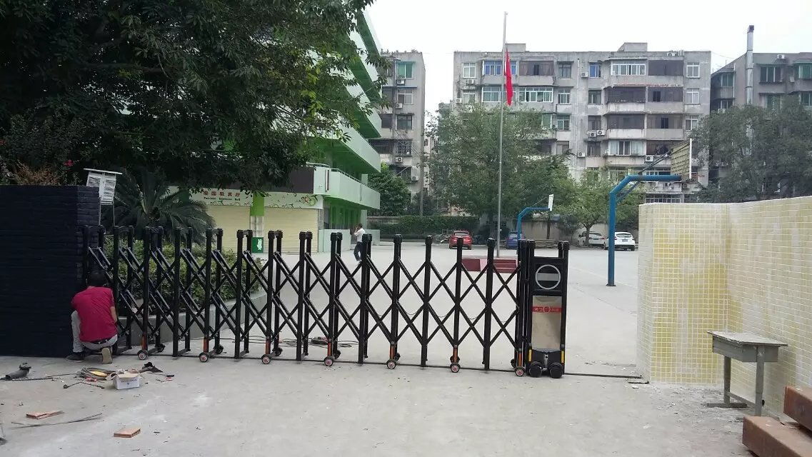 西安新城区西安新城区深圳市伸缩门